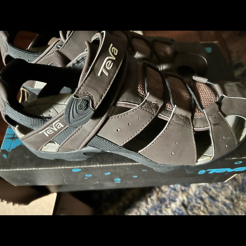 Teva sandals Size 11. Good condition. Plenty of thread left!